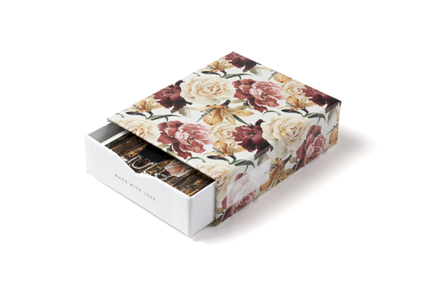 Image of Bilderbox mit 100 Fotos im Design "Made With Love"