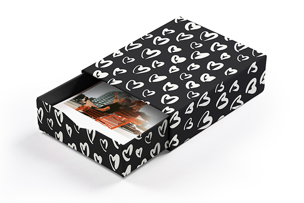 Image of Bilderbox mit 100 Fotos im Design "Herzklopfen Black"